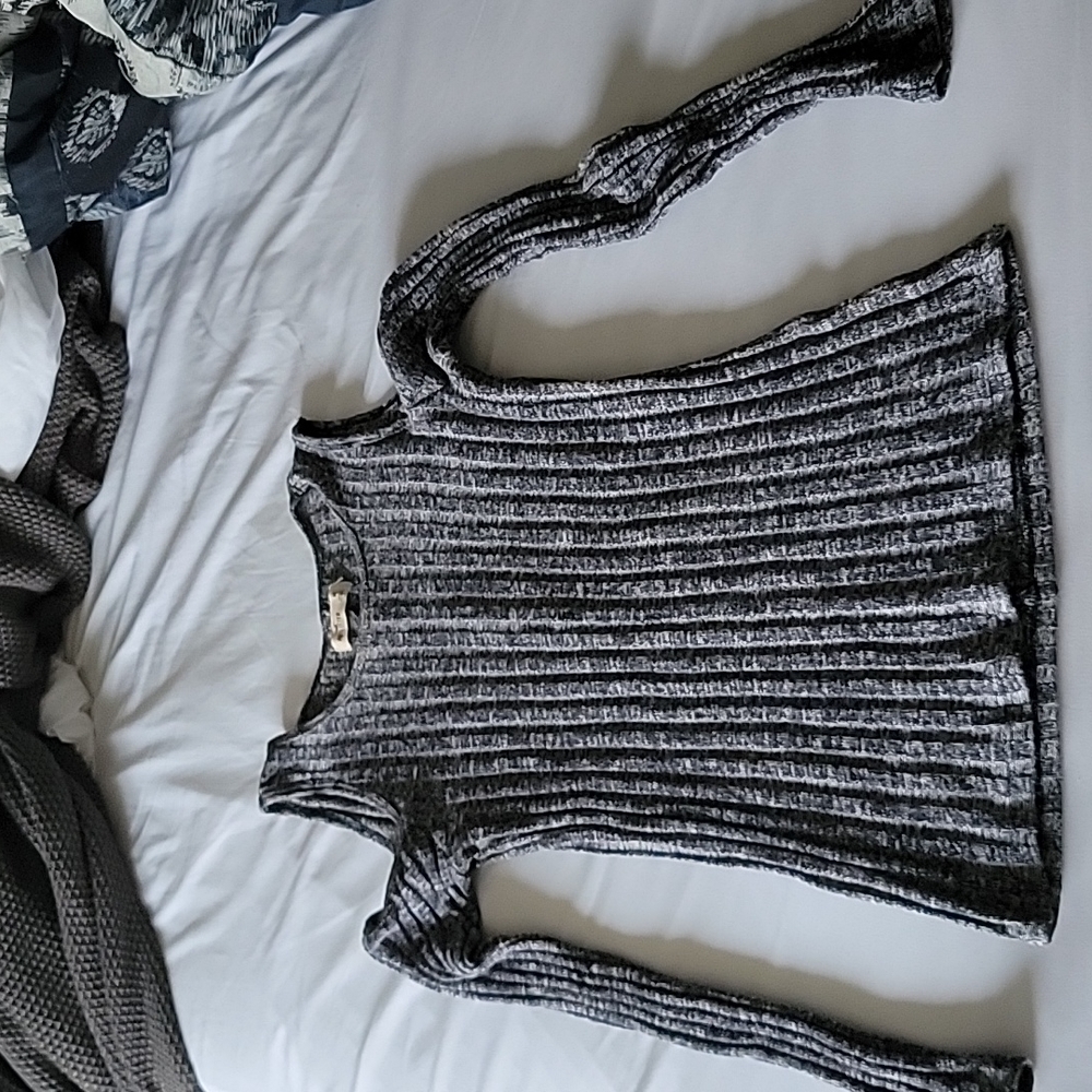Hollister Open Shoulder Woman's Sweater